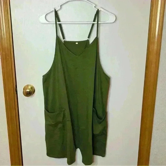 Romper Shorts Women Large Green Oversized Adjustable Straps Pockets Summer NWOT - Picture 1 of 7